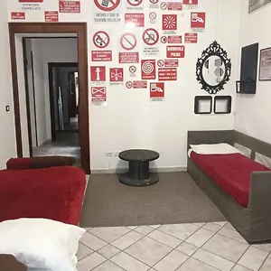 Completa Di Tutto E Anche Di Piu , Livorno Italien