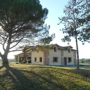 https://gites-lieu-dit-cruzel.midi-pyreneeshotels.com